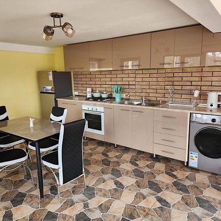 Lilia Guesthouse Сигнахи Екстериор снимка